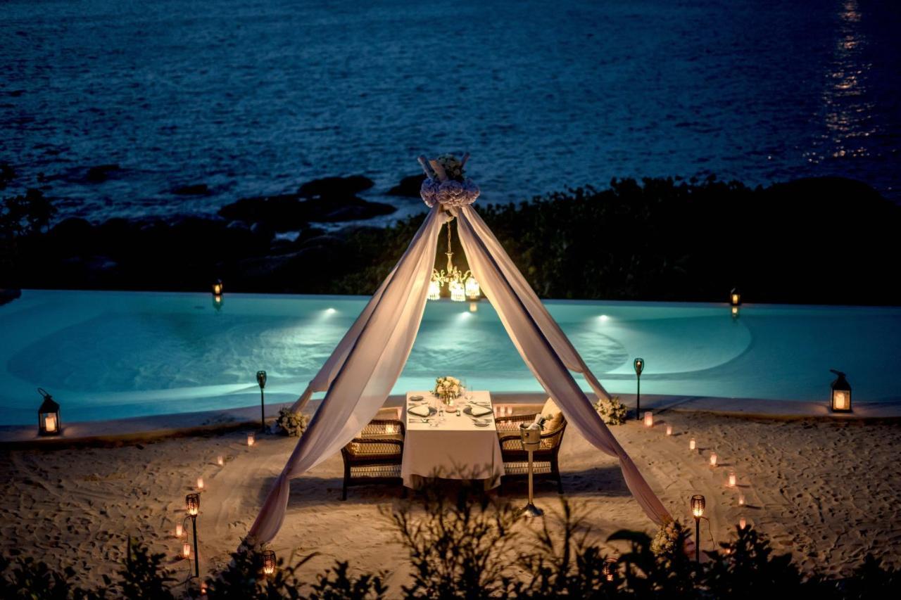 The Shore At Katathani - Adult Only - Sha Extra Plus Esterno foto A romantic dinner at the beach
