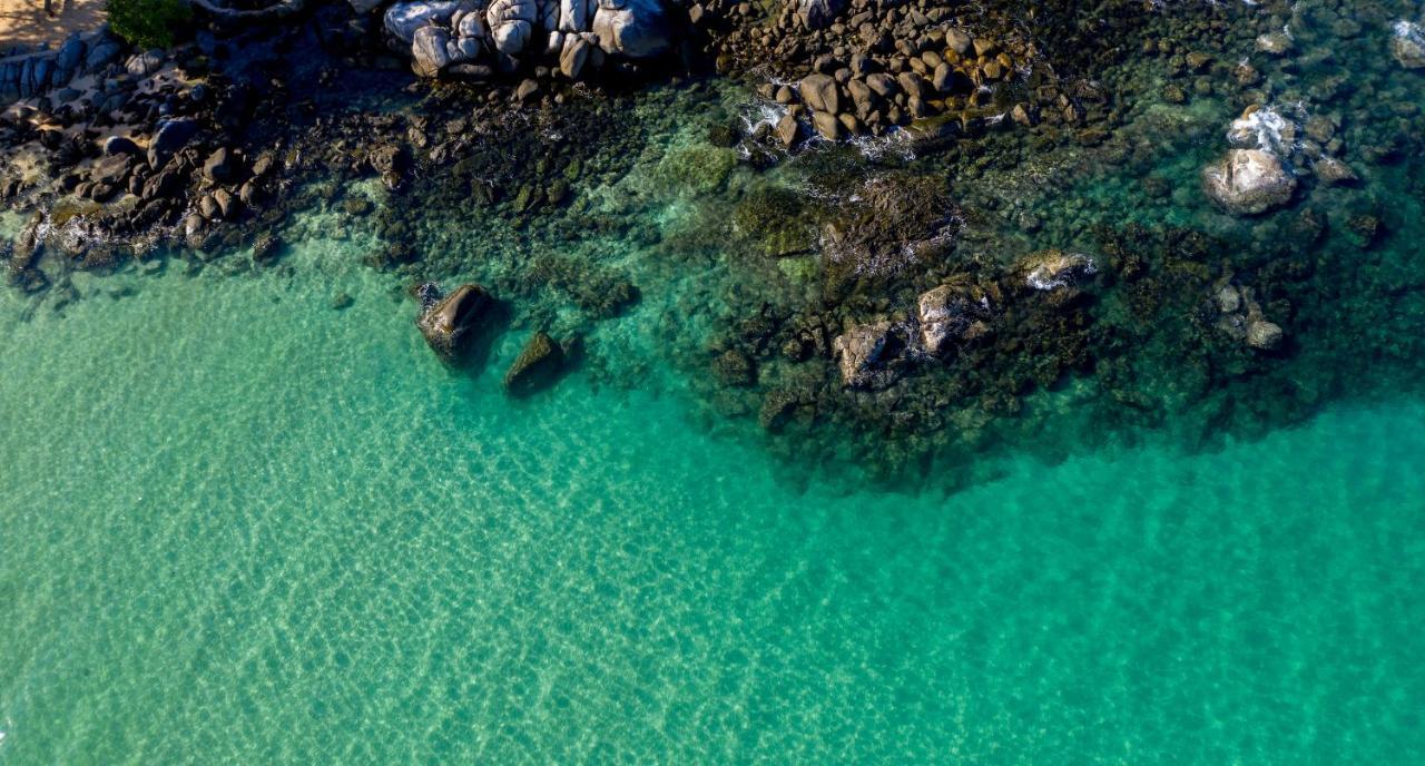 The Shore At Katathani - Adult Only - Sha Extra Plus Esterno foto Aerial view of the bay